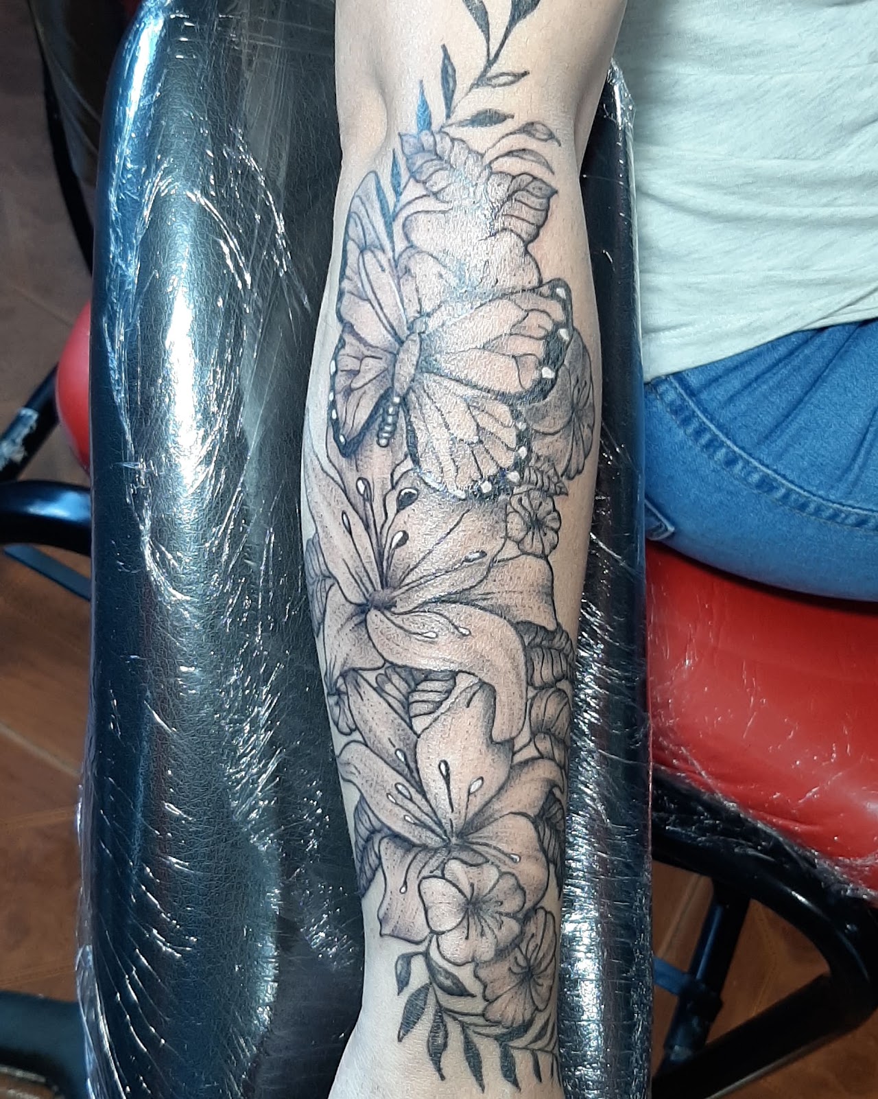 Tatuaje floral — trabajo de TATTO